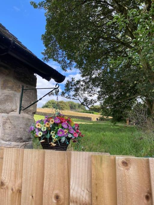 Luxury Detached Peak District Stone Barn - Dog Friendly Villa Hazelwood Exterior foto