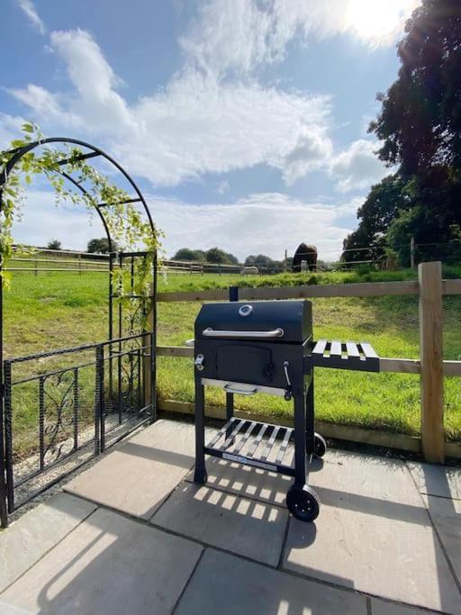 Luxury Detached Peak District Stone Barn - Dog Friendly Villa Hazelwood Exterior foto